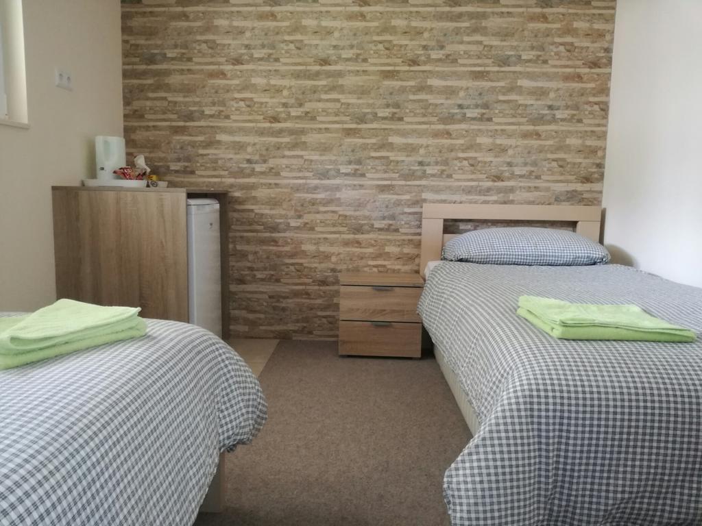 Pocitelj Riverside Guesthouse מראה חיצוני תמונה