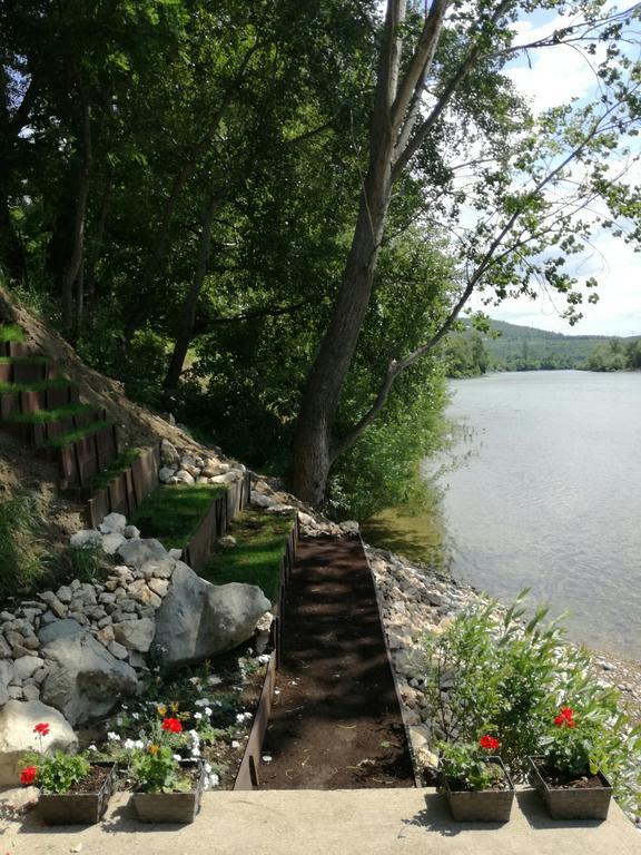 Pocitelj Riverside Guesthouse מראה חיצוני תמונה
