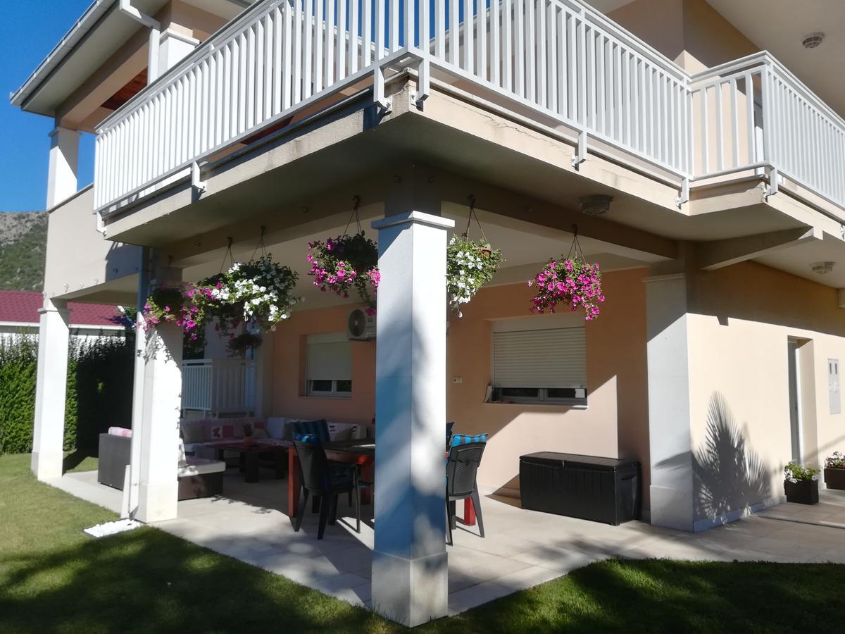 Pocitelj Riverside Guesthouse מראה חיצוני תמונה