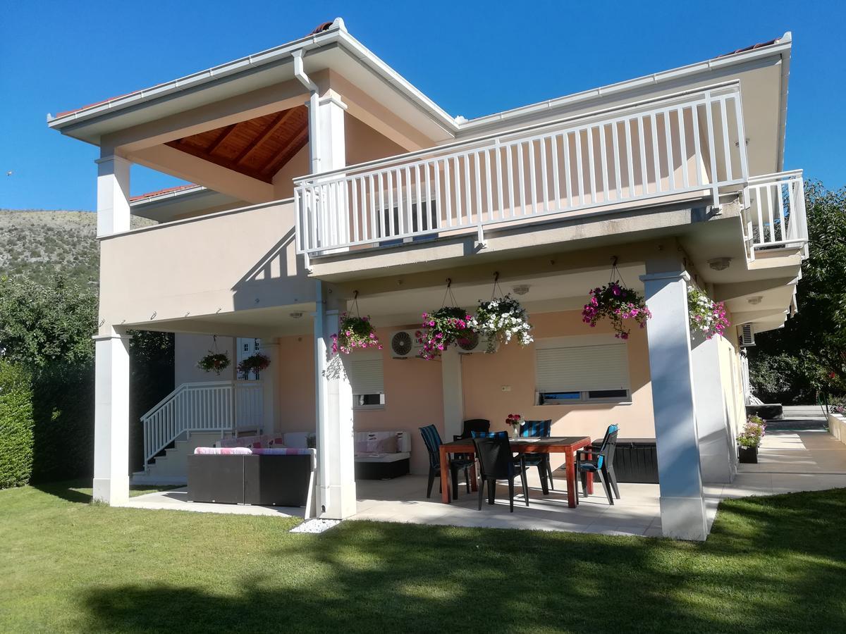 Pocitelj Riverside Guesthouse מראה חיצוני תמונה